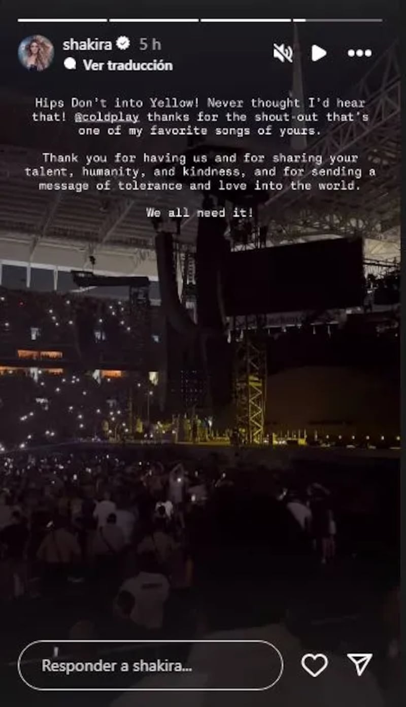Shakira dedica mensaje a Coldplay