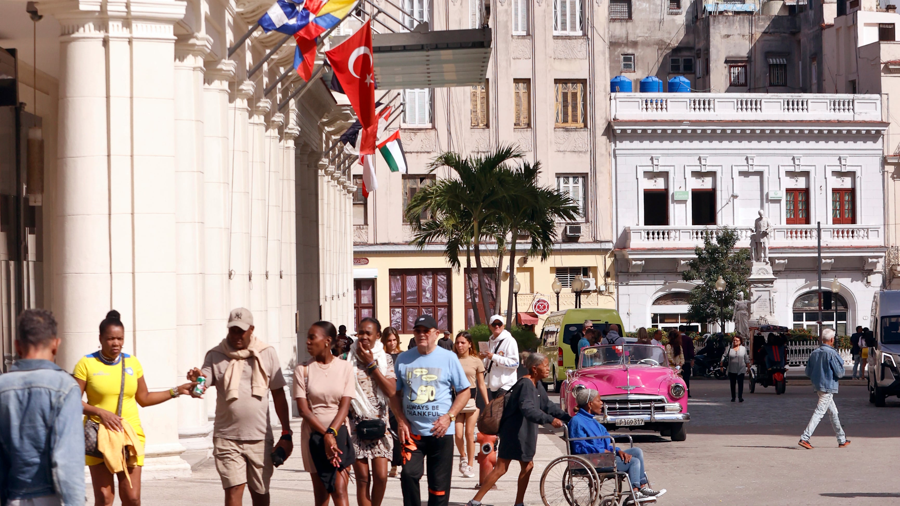 Cuba cierra hoteles y reubica turistas ante crisis energética y presión petrolera de Estados Unidos