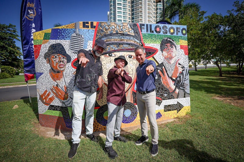 Mosaico en San Juan en honor a Vico C.