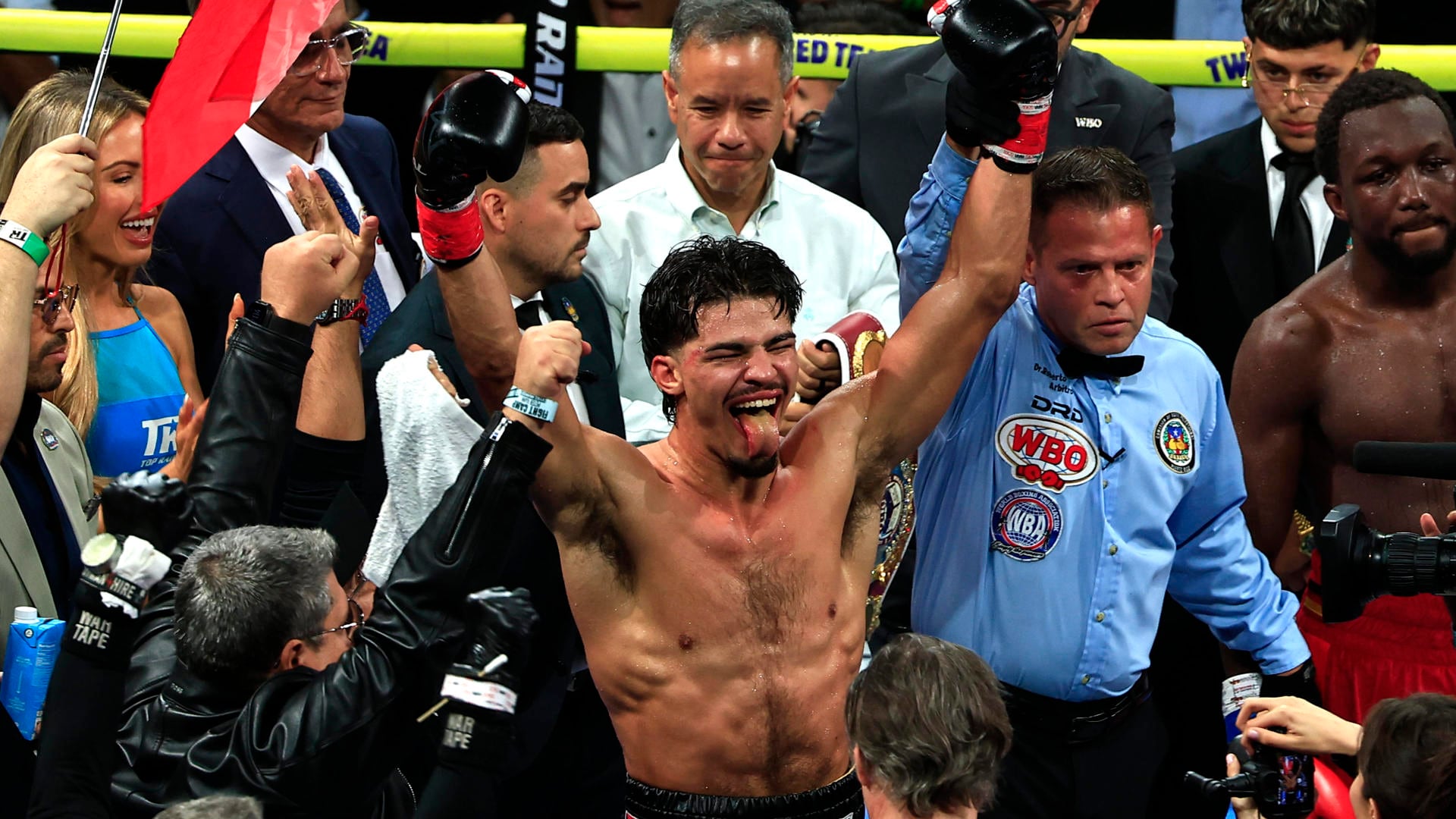 El boxeador puertorriqueño Xander Zayas defenderá sus títulos superwélter ante Jaron Ennis