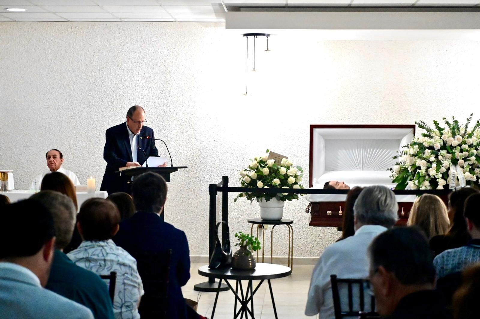 Al velorio del expresidente cameral acudieron varias figuras de la política, especialmente del Partido Popular Democrático.