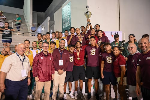 Sagrado se corona campeón absoluto en las Justas de Natación tras dramático cierre en Mayagüez