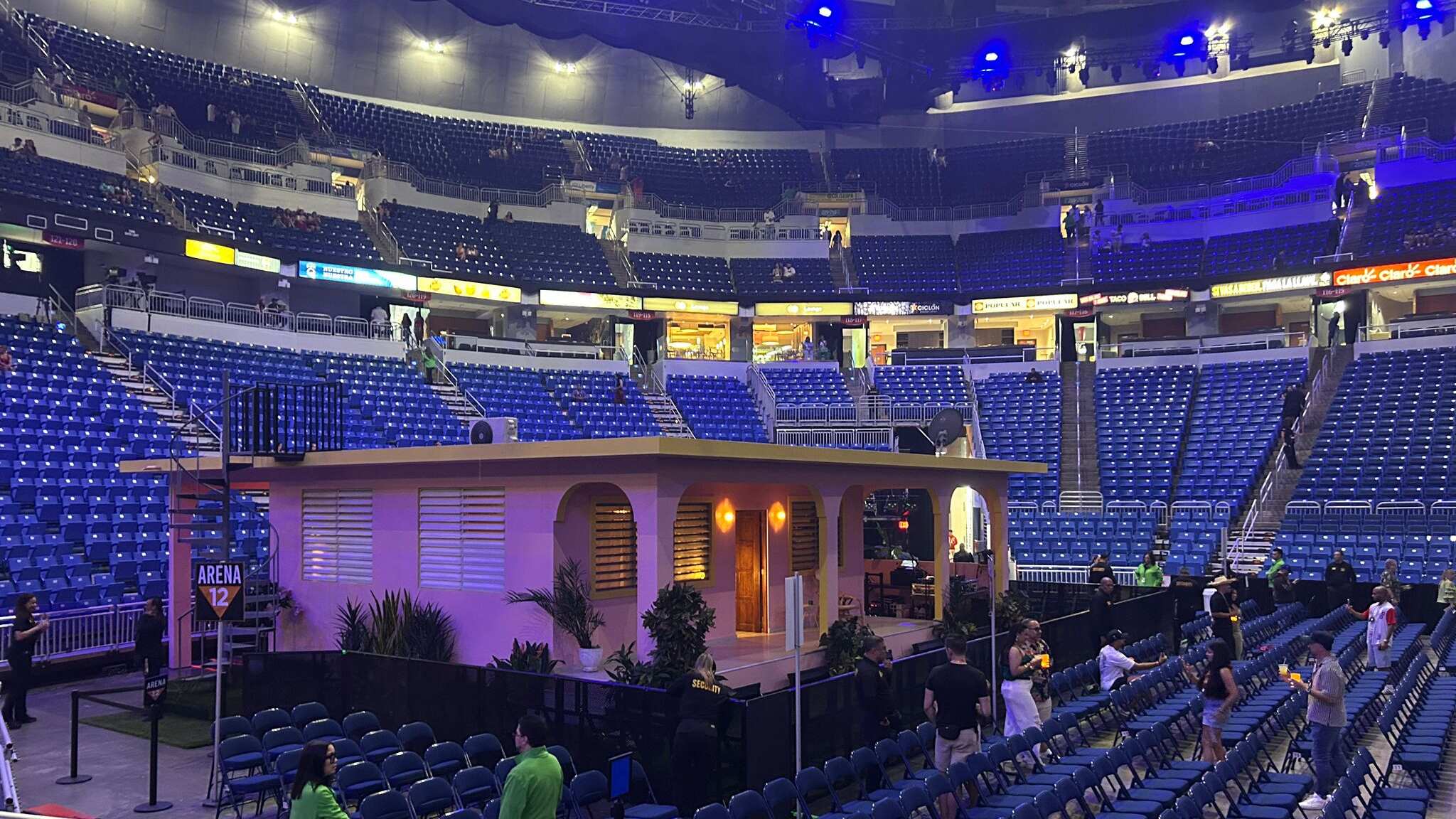 La llamada “casita” que estuvo en controversia esta semana luce igual que en las pasadas funciones, incluso ya no cuenta con las luces de navidad que se le colocaron en la función 30.