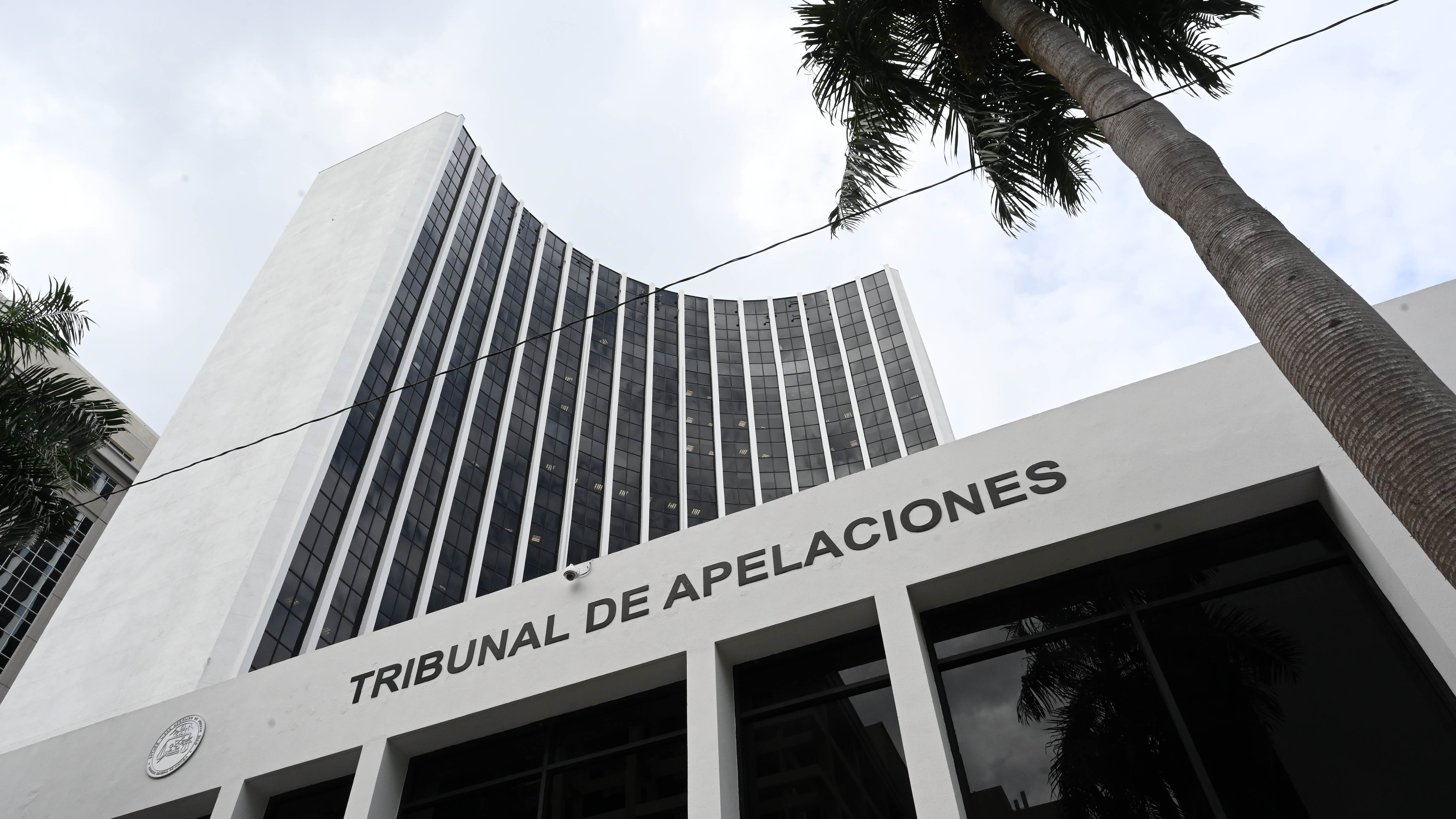 Edificio donde alberga Tribunal de Apelaciones, Administración de Tribunales, Junta de Control Fiscal