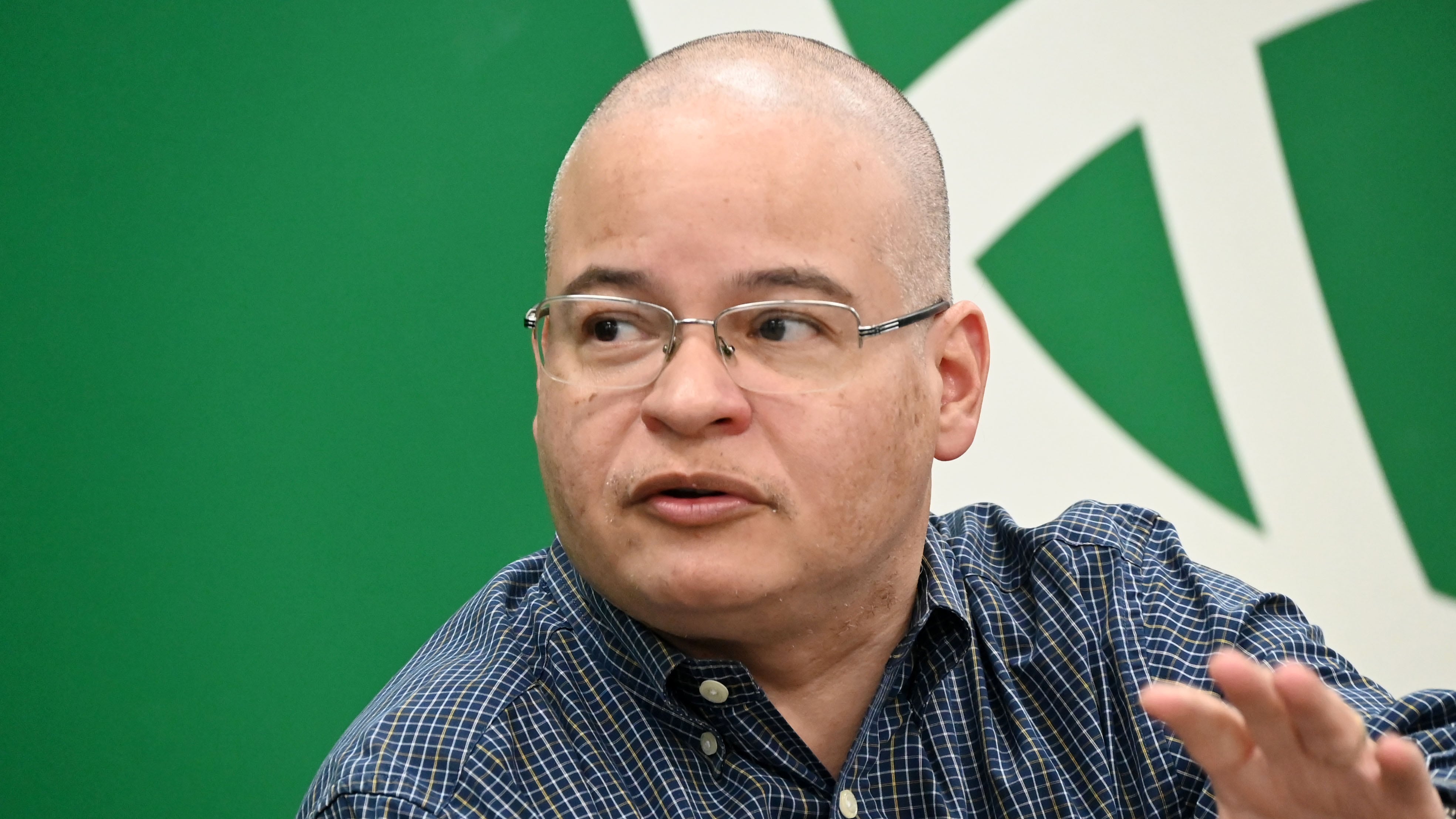 Entrevista al Secretario de Salud, dr. Victor Ramos Otero.