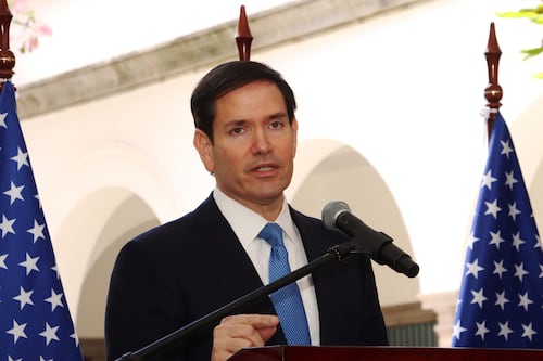 Estados Unidos intenta calmar tensiones con Europa, pero insiste en el nuevo orden mundial de Trump