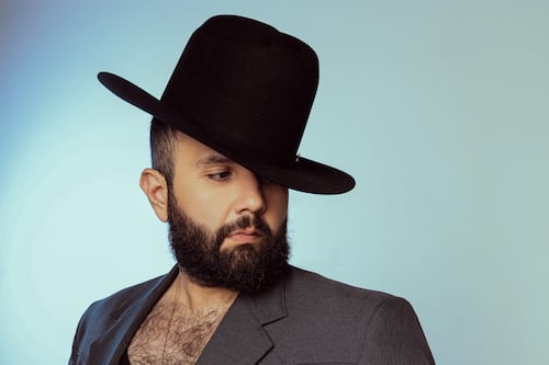 Carín León deja claro que va por todo