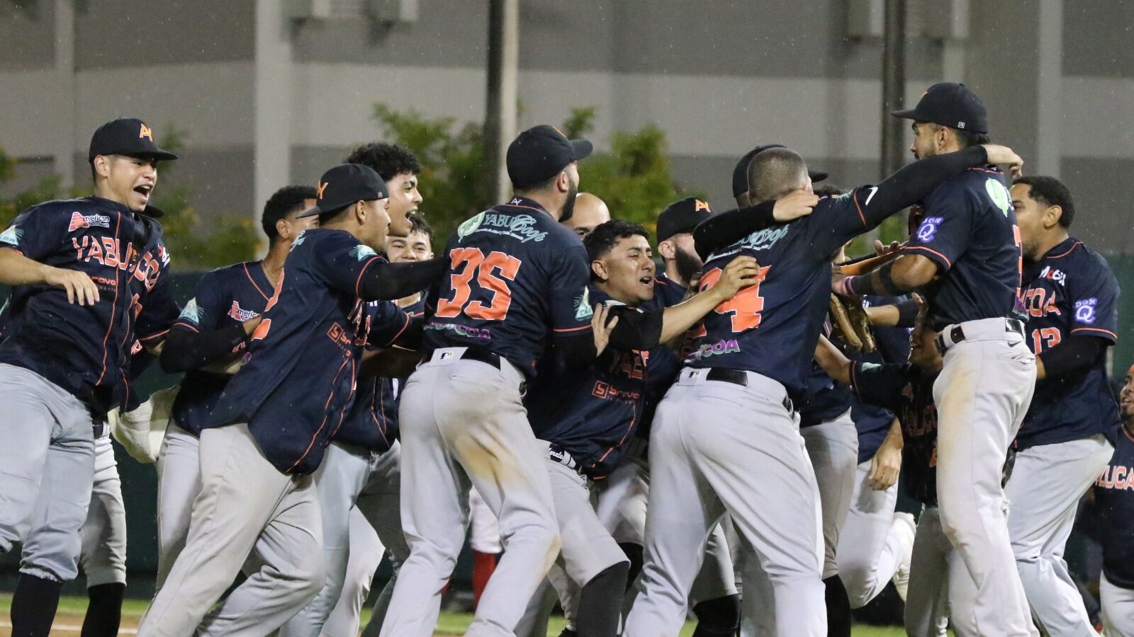 Los Azucareros de Yabucoa eliminaron a los Toritos de Cayey.