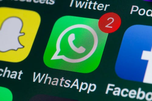 WhatsApp crea chat con contraseñas
