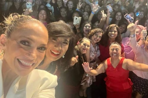 Jennifer López dicta conferencia gratis y empodera a más de 400 mujeres latinas