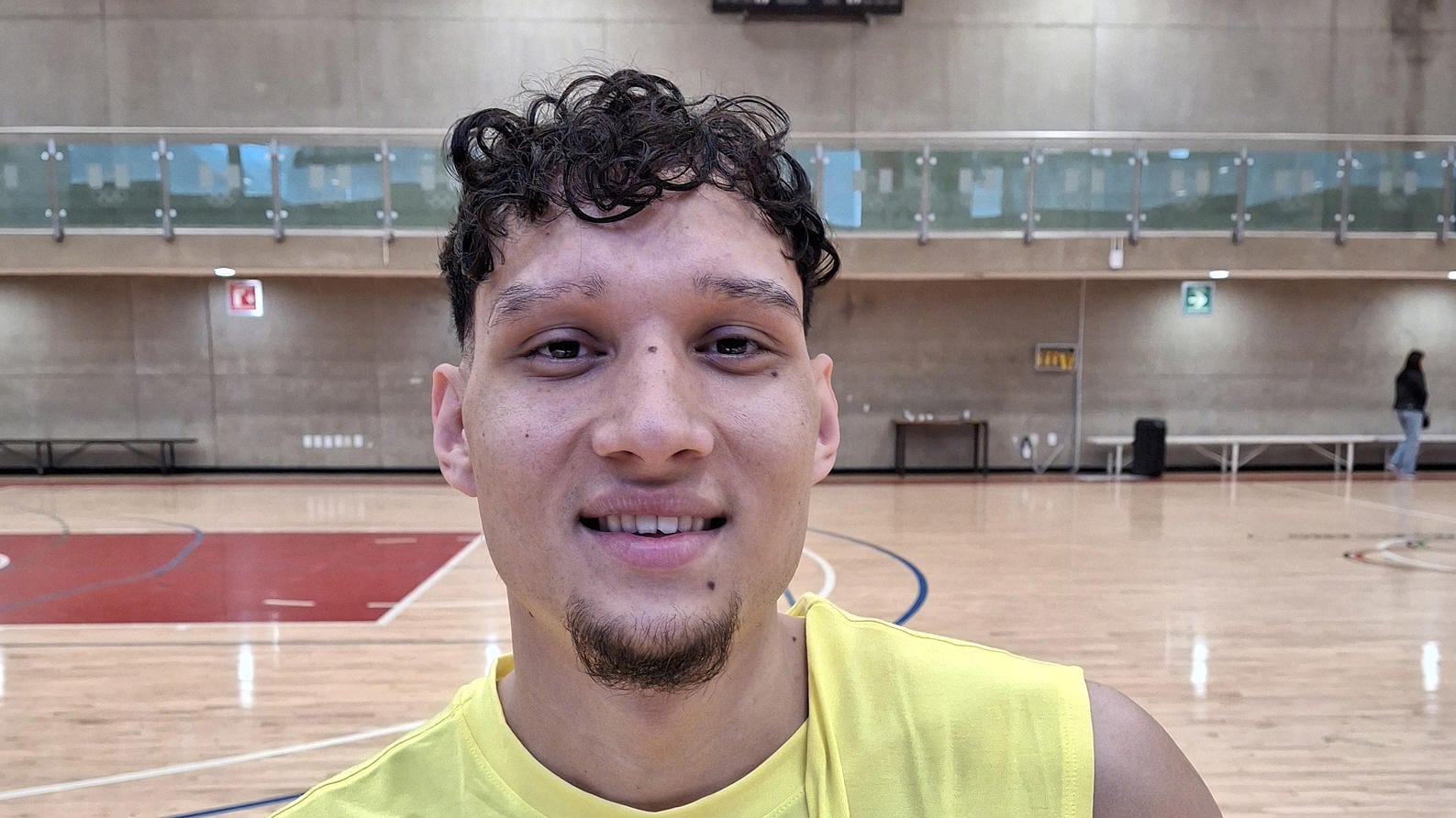 El alero puertorriqueño RJ Meléndez posa durante una entrevista con EFE, este viernes, en la Ciudad de México (México). EFE/ Gustavo Borges