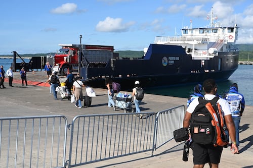 Transportistas protagonizan manifestación en terminal de lanchas de Ceiba