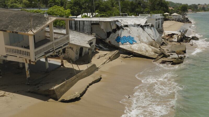 “Cuando el mar nos alcance”.