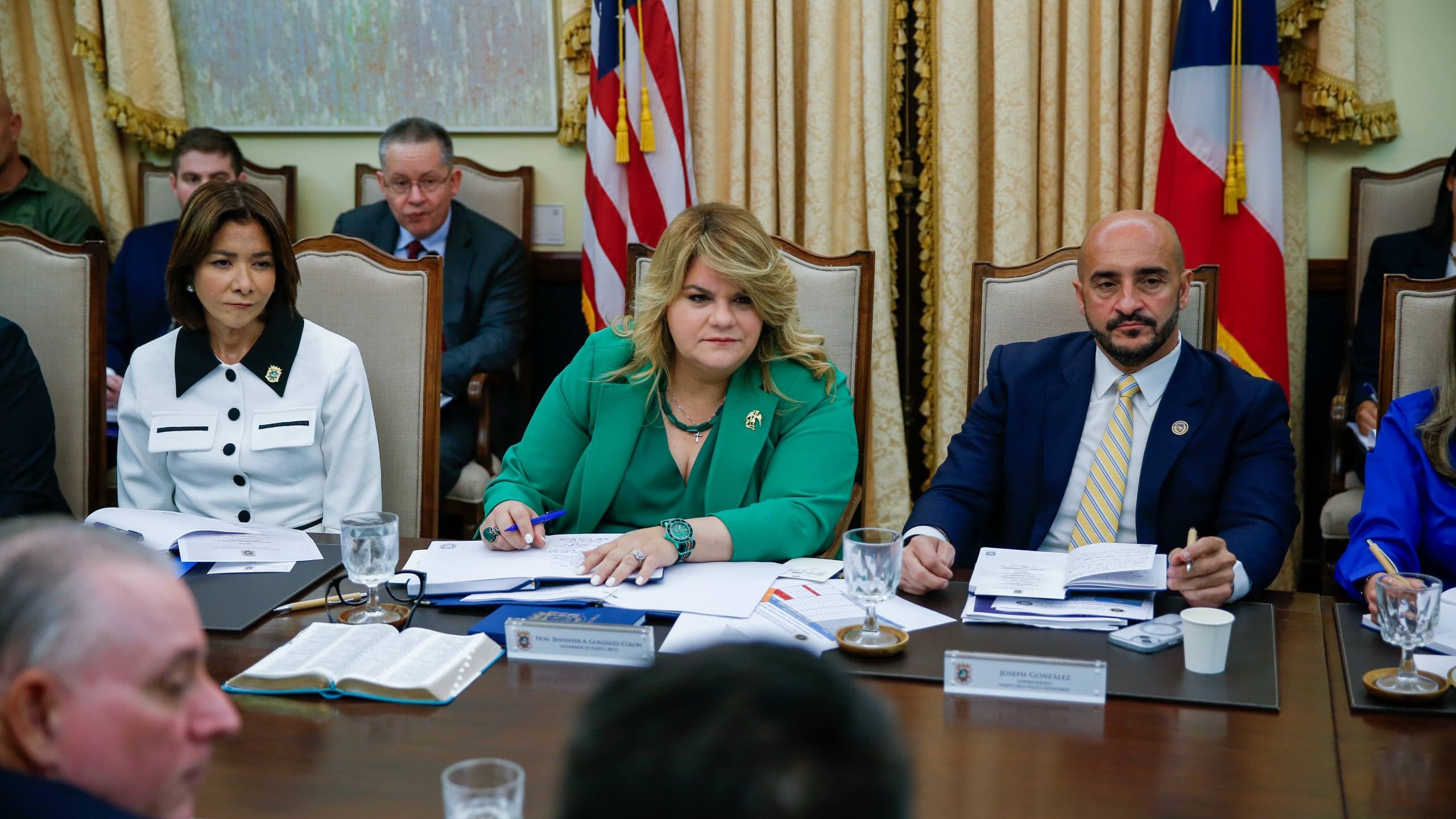 y el superintendente de la Policía, Joseph González Falcón