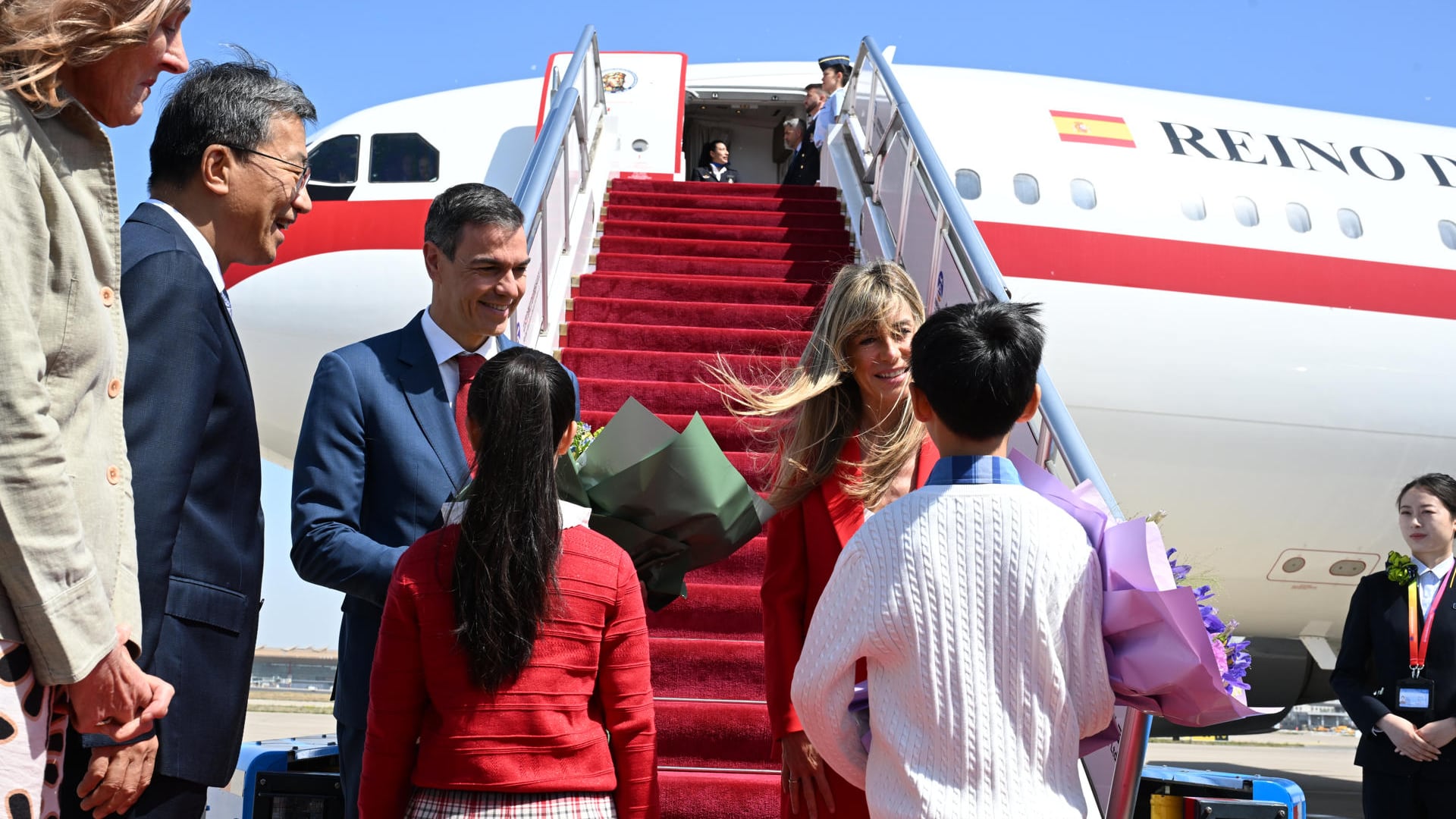 El jefe del Gobierno español, Pedro Sánchez, acompañado de su mujer, Begoña Gómez