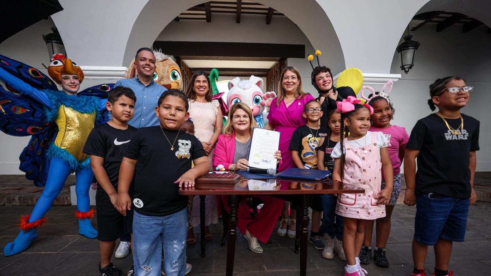 Gobernadora celebra “Pascua en La Fortaleza” y declara abril Mes de la Niñez y la Prevención del Maltrato Infantil