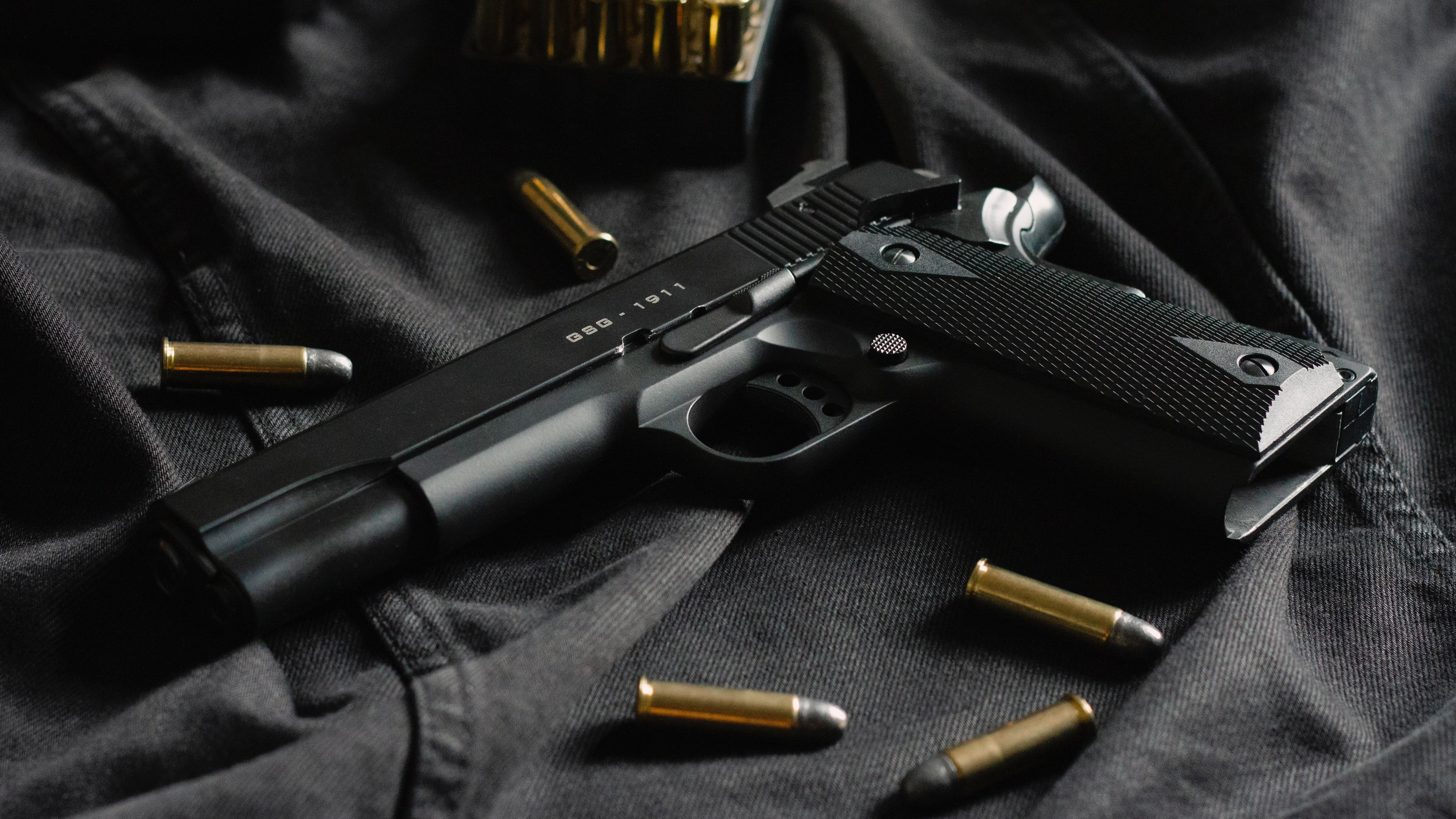 Accidente con arma de fuego deja a dos estudiantes heridos en escuela Durán.