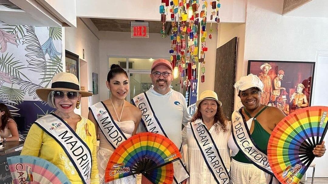 Yizette Cifredo y Johanna Rosaly, fueron las madrinas de la tradicional parada.