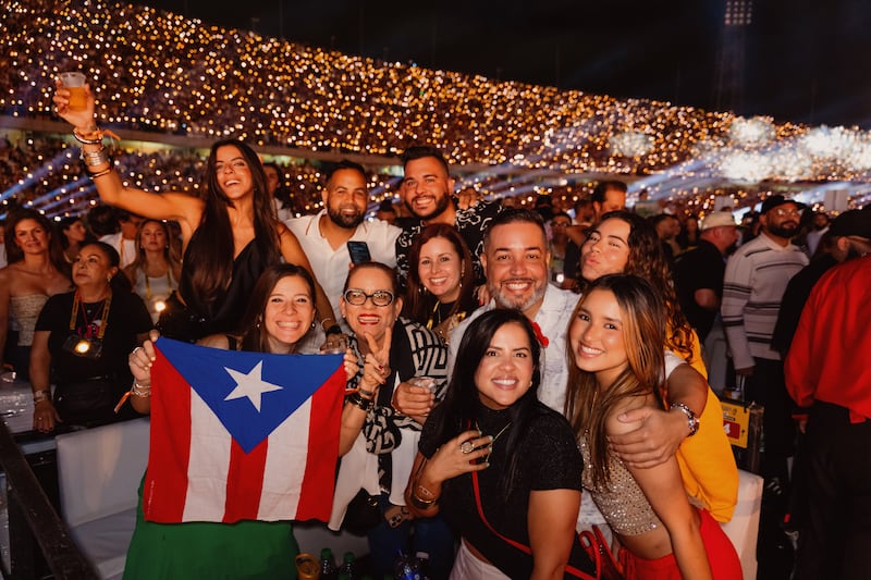 Bad Bunny primera noche de concierto en Medellín 2026.