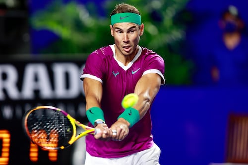 Rafa Nadal sufre, pero es semifinalista del Abierto Mexicano de Tenis 
