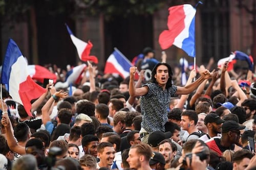 París celebra clasificación de Francia a la final de Rusia 2018