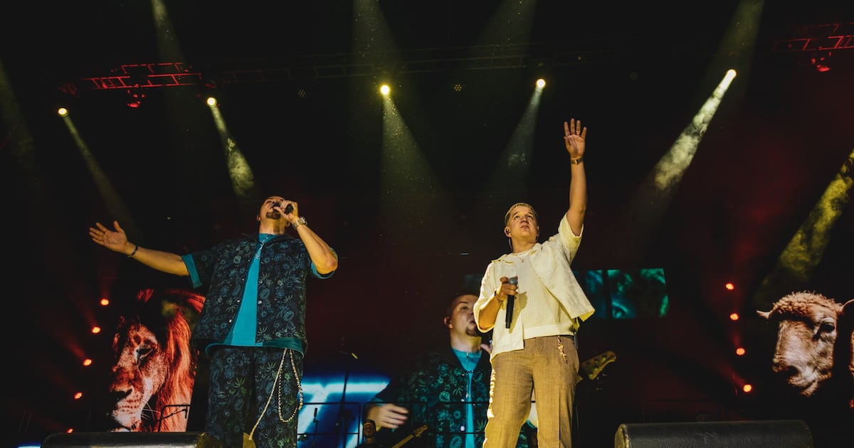 ¡Noche Épica en el Coca-Cola Music Hall! Alex Zurdo y Gabriel EMC Desatan la Pasión con 'DUAL'