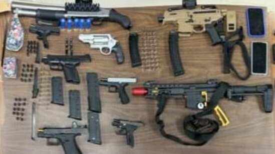 Evidencia ocupada tras arresto en Toa Baja.