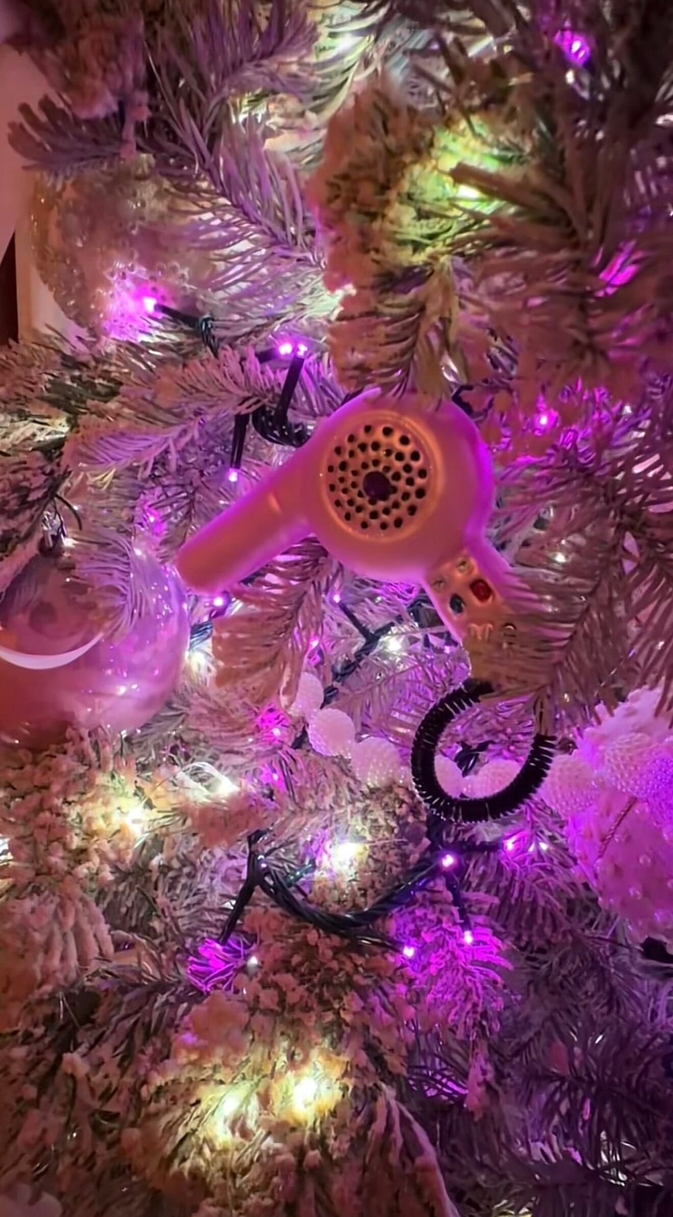 Instagram: @selenagomez