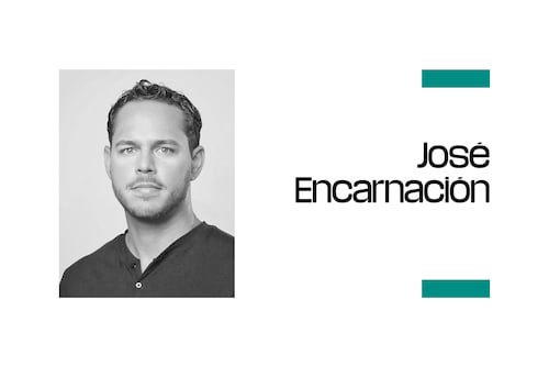 DESDE LAS GRADAS VIENDO A LOS NENES