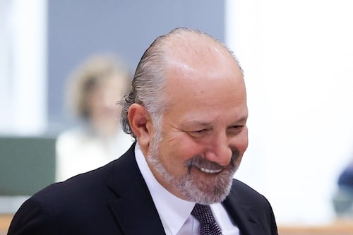 Secretario de Comercio de EE. UU. reconoció que comió con Jeffrey Epstein rumbo a su isla privada