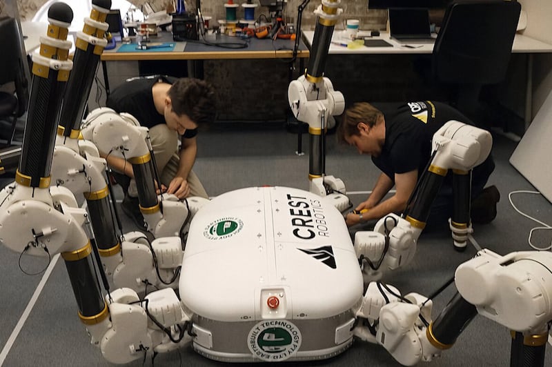 Crest Robotics - Araña constructora
