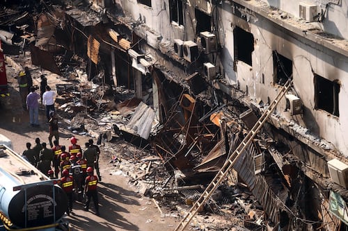 Pakistán declara muertos a los 85 desaparecidos del incendio en un centro comercial