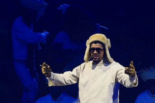 Bad Bunny atrapa un “foul ball” en el Yankee Stadium