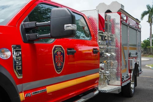 Ya fue controlado: Desalojan Plaza Carolina tras incendio en restaurante