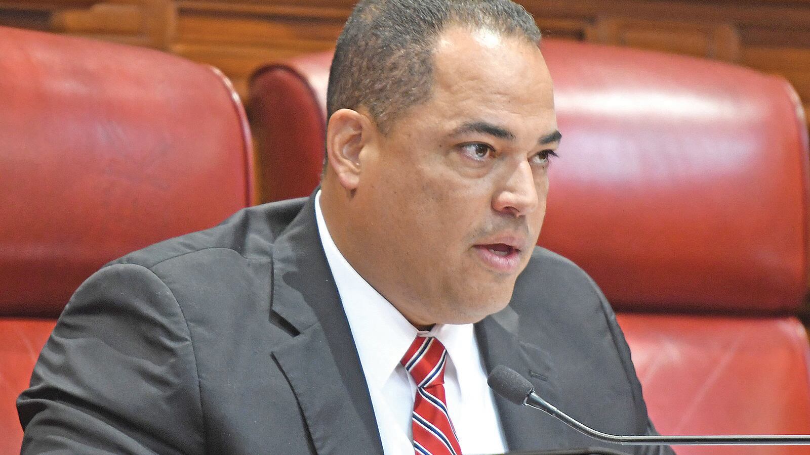 Senador Carmelo Ríos.