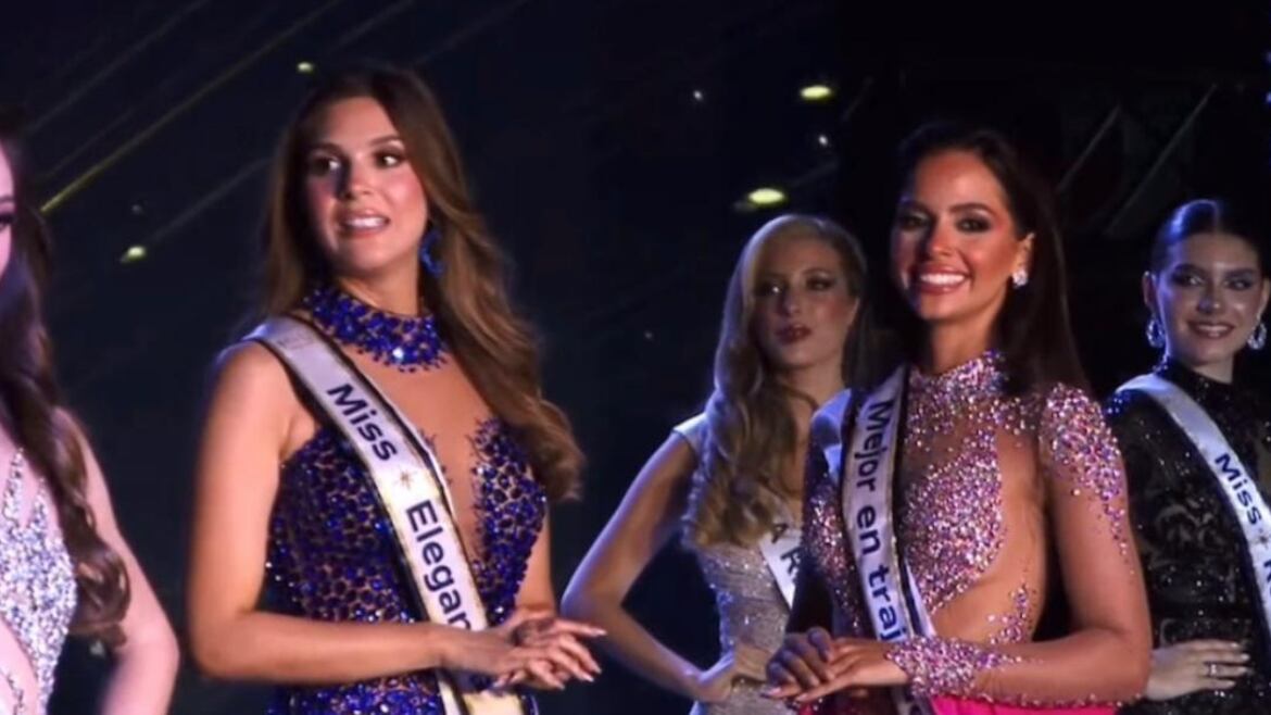 Candidatas se muestran sorprendidas ante error en la final.