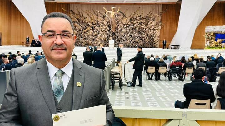 Alcalde de Juana Díaz en El Vaticano.