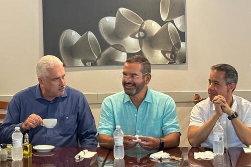 Pedro Pierluisi reaparece junto a Rivera Schatz y Miguel Romero