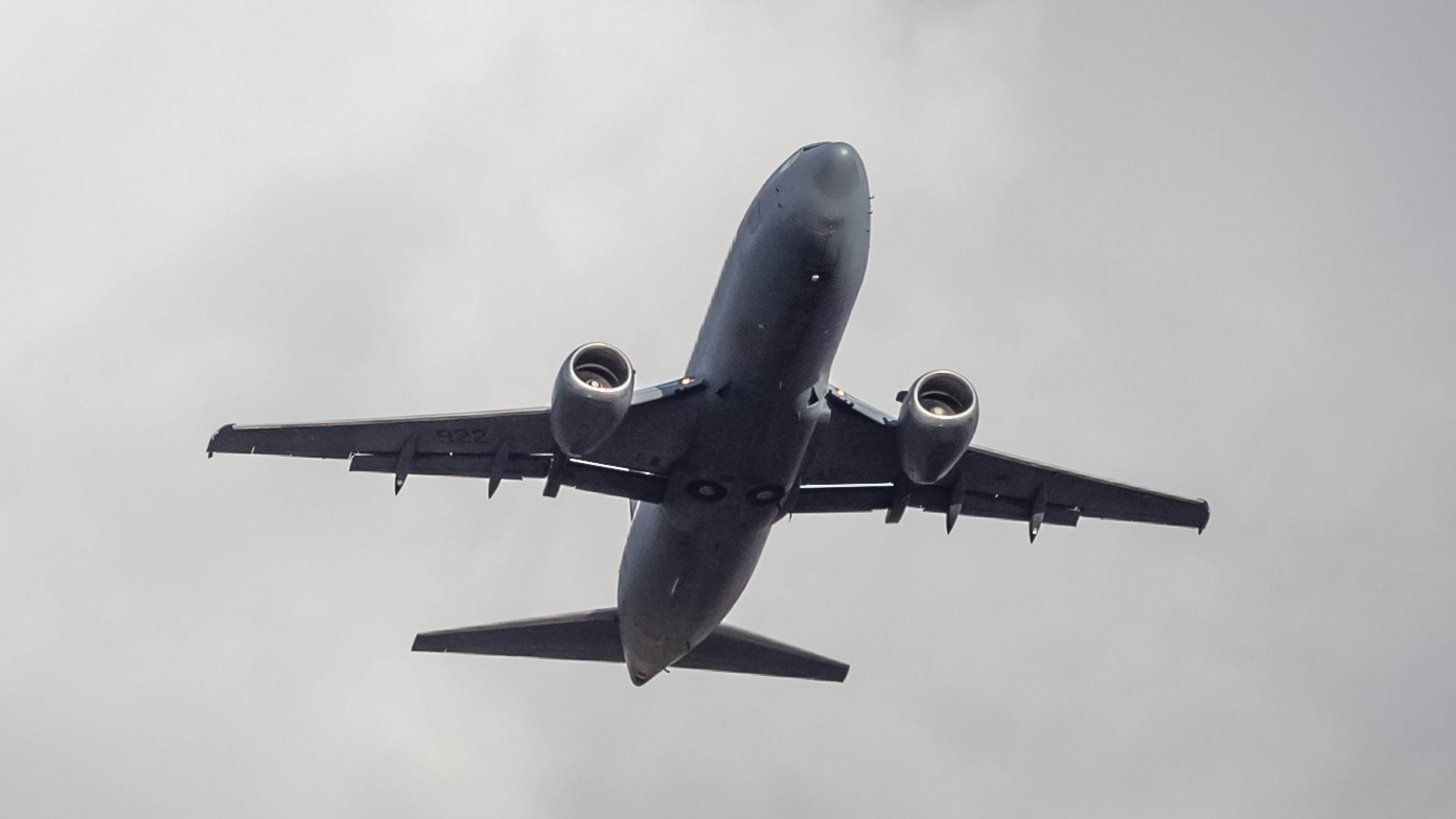 Puerto Montt: Avión Presidencial aterriza en el Aeropuerto El Tepual | 26 DE JUNIO 2021 / PUERTO MONTT
Por problemas climáticos avión que traslada al Presidente Sebastian Piñera aterriza en el Aeropuerto El Tepual
FOTO: FELIPE CONSTANZO / AGENCIAUNO