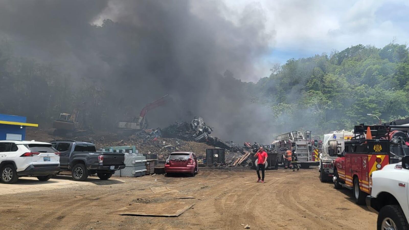Incendio en planta recicladora de Vega Baja.