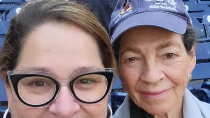 Melinda Romero y su madre, Kate Donnelly