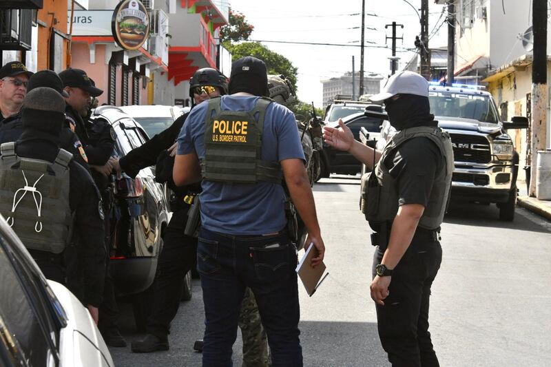 Federales realizan operativo en Villa Palmeras en Santurce