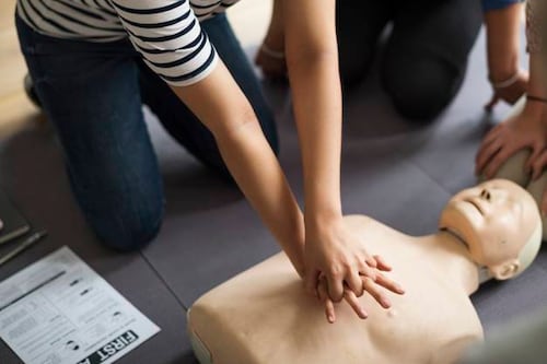 Apuestan a adiestramientos en CPR para aumentar supervivencia ante paros cardíacos