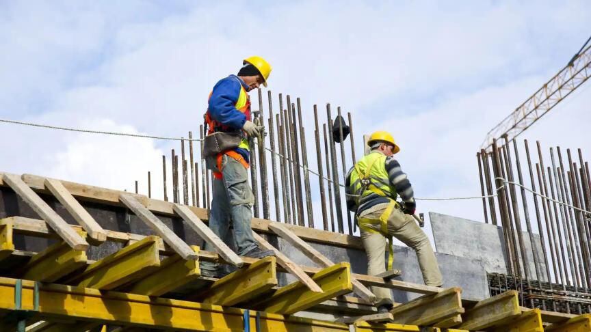 "Pasaron vergüenza en los supermercados”: Trabajadores de la construcción recibieron gift cards con $0 como aguinaldo