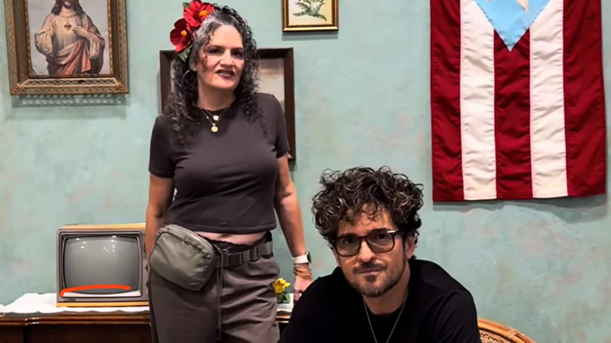 Tommy Torres felicita a Bad Bunny por su trabajo en la residencia