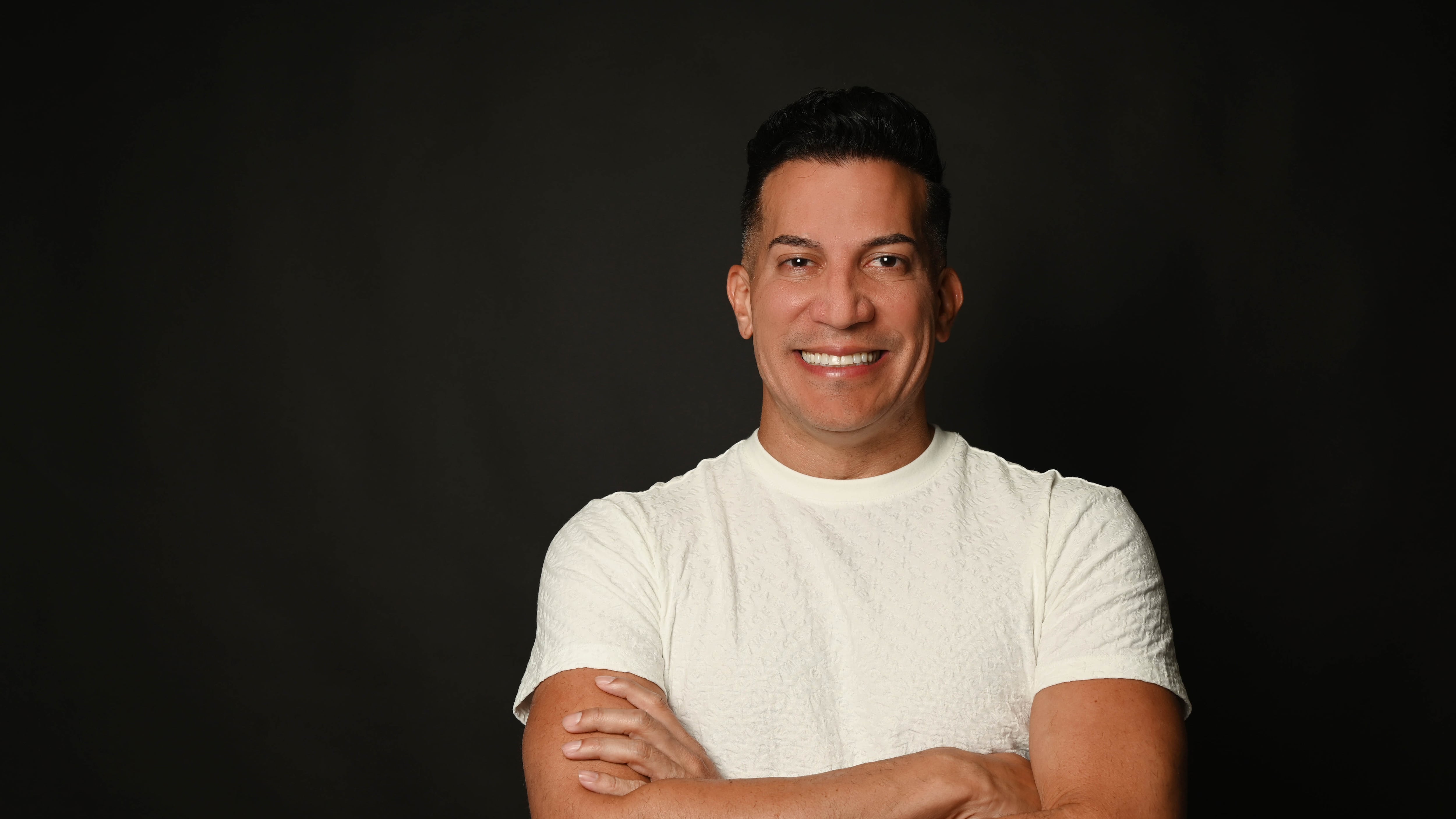 Alexis R. Colón Rivera, Alex DJ. Entre Nos.