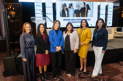 Decenas de mujeres líderes en la industria de la salud discuten escenario puertorriqueño