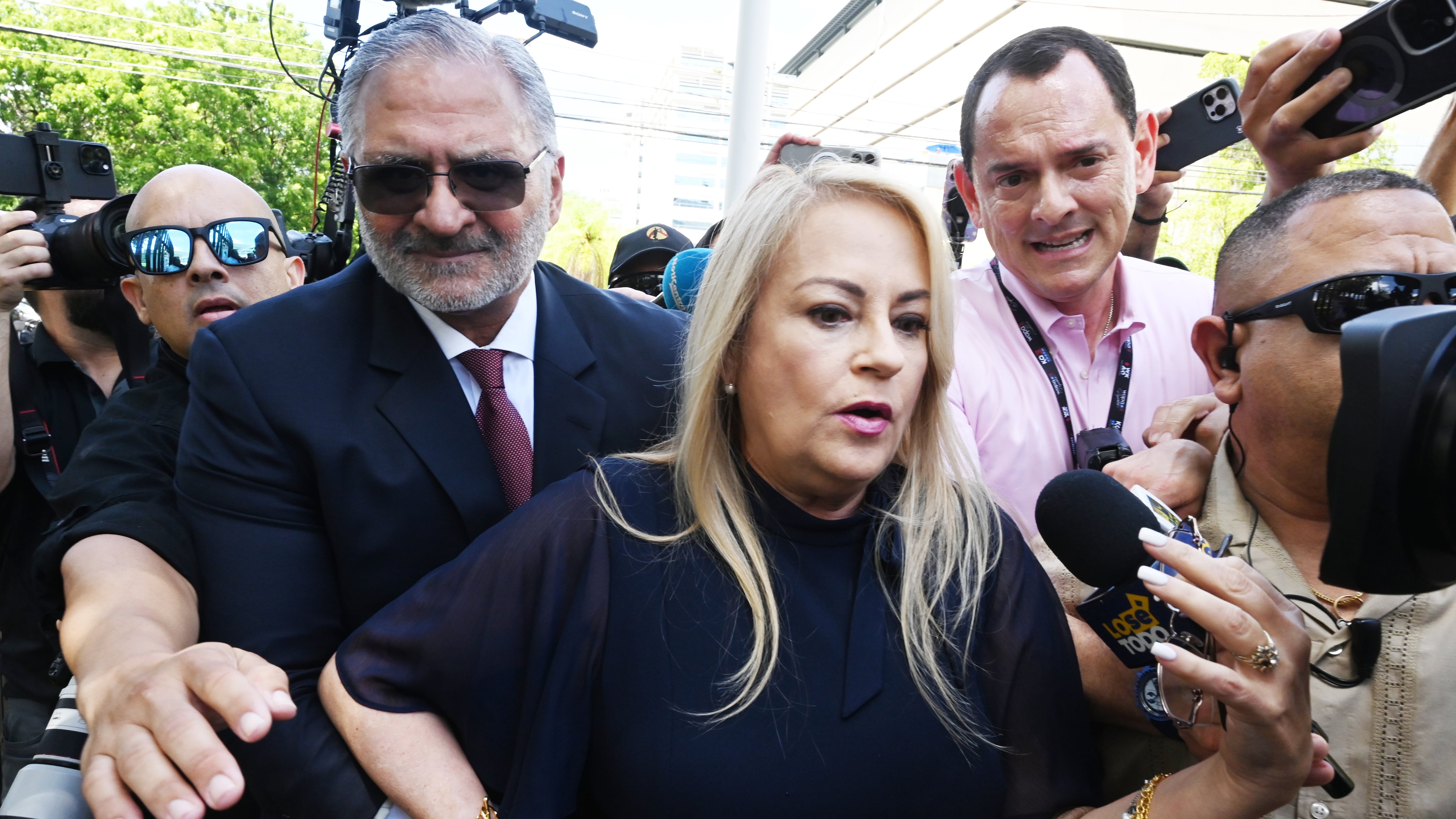 La ex gobernadora, Wanda Vazquez, llega al Tribunal Federal para declararse culpable