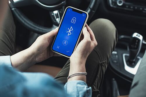 Conoce el Bluebugging, una arma que hackea tu celular mediante el Bluetooth