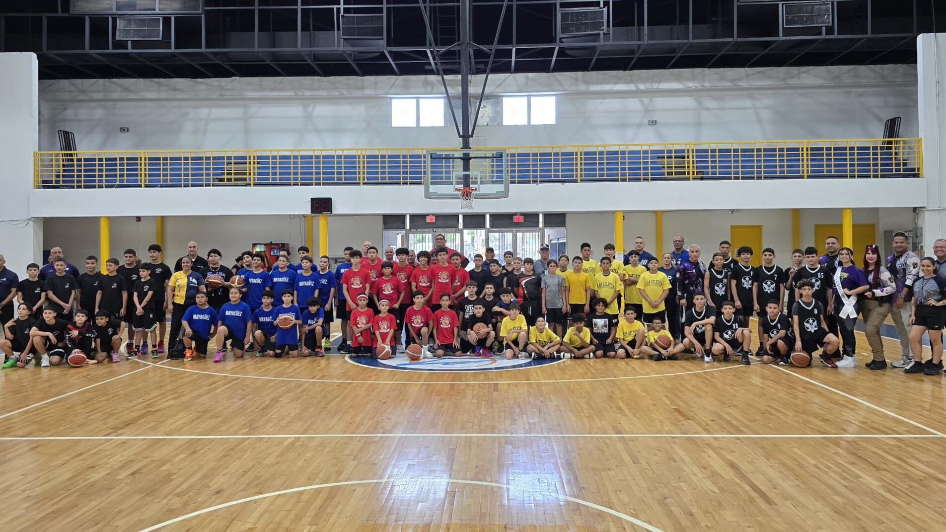 Liga Atlética Policiaca presente en inauguración de baloncesto infantil en Aguadilla